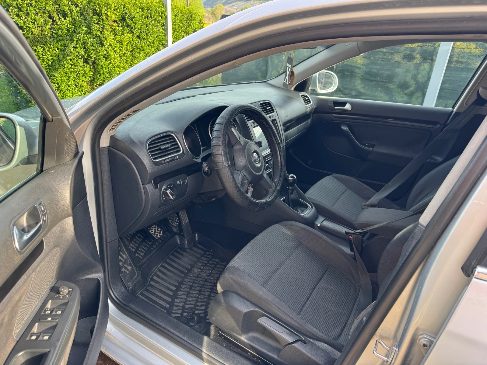 VW Golf Variant 1.6 TDI  - изображение 6