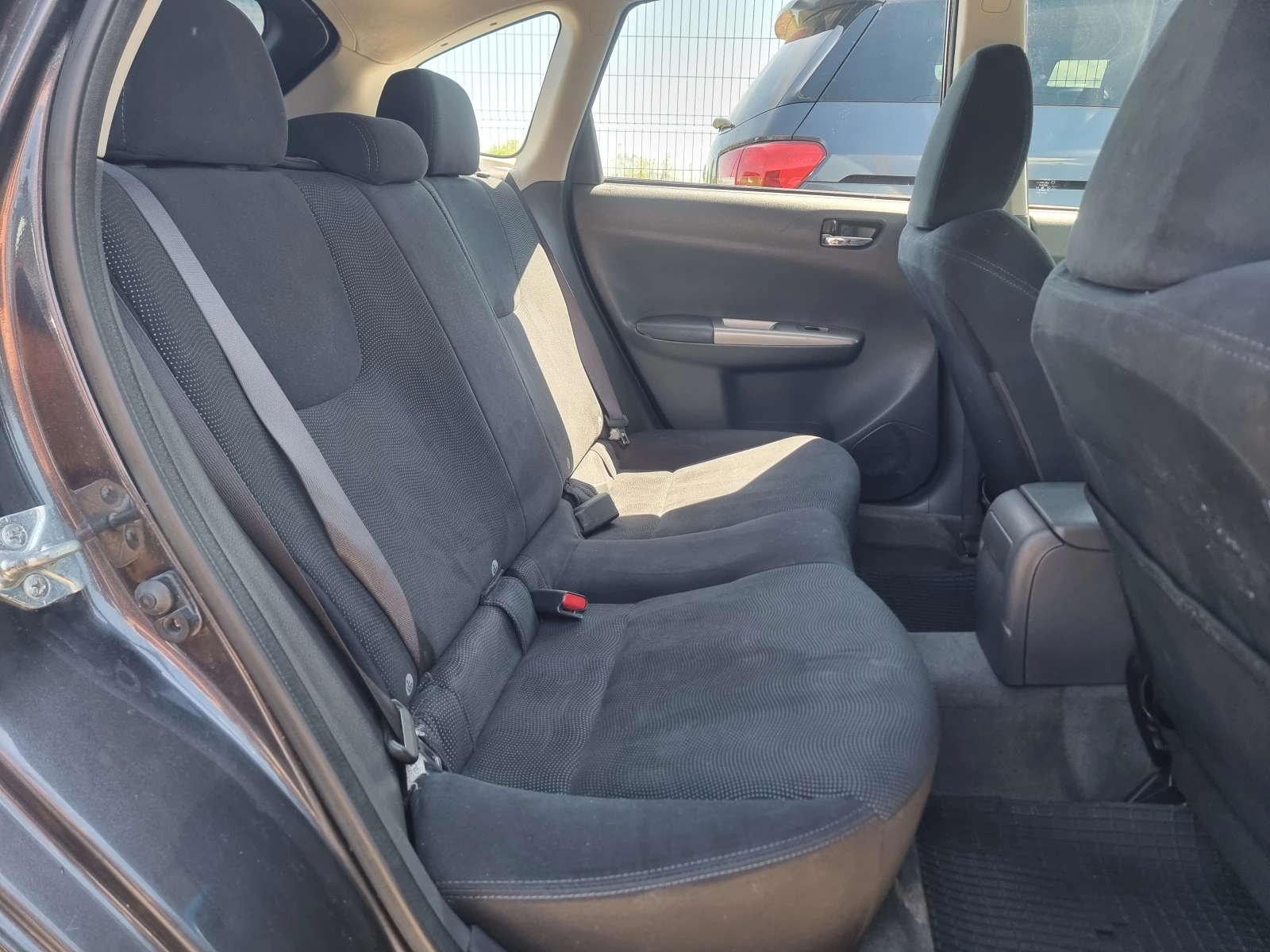 Subaru Impreza 1.5i AWD КЛИМАТРОНИК - изображение 7
