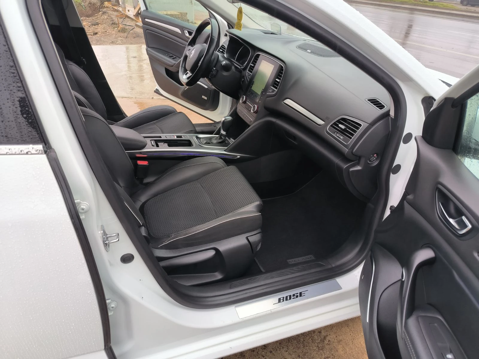 Renault Megane 1.5d-Navi-Kamera-Keyless-Masaji-Euro-6B-Automat | Mobile.bg � ����������� 17