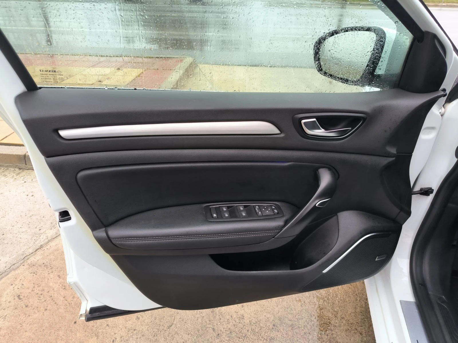 Renault Megane 1.5d-Navi-Kamera-Keyless-Masaji-Euro-6B-Automat | Mobile.bg � ����������� 12