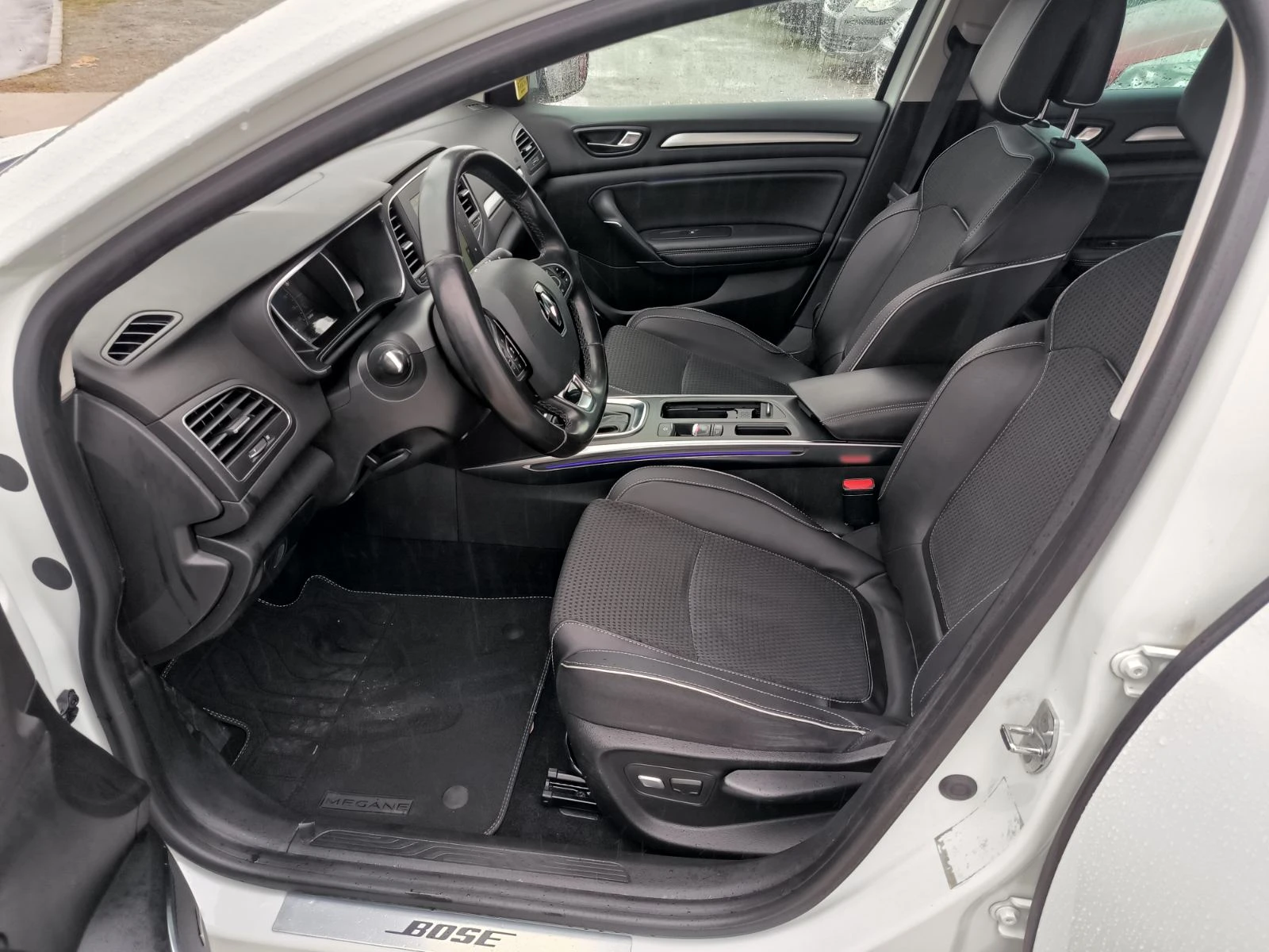 Renault Megane 1.5d-Navi-Kamera-Keyless-Masaji-Euro-6B-Automat | Mobile.bg � ����������� 15