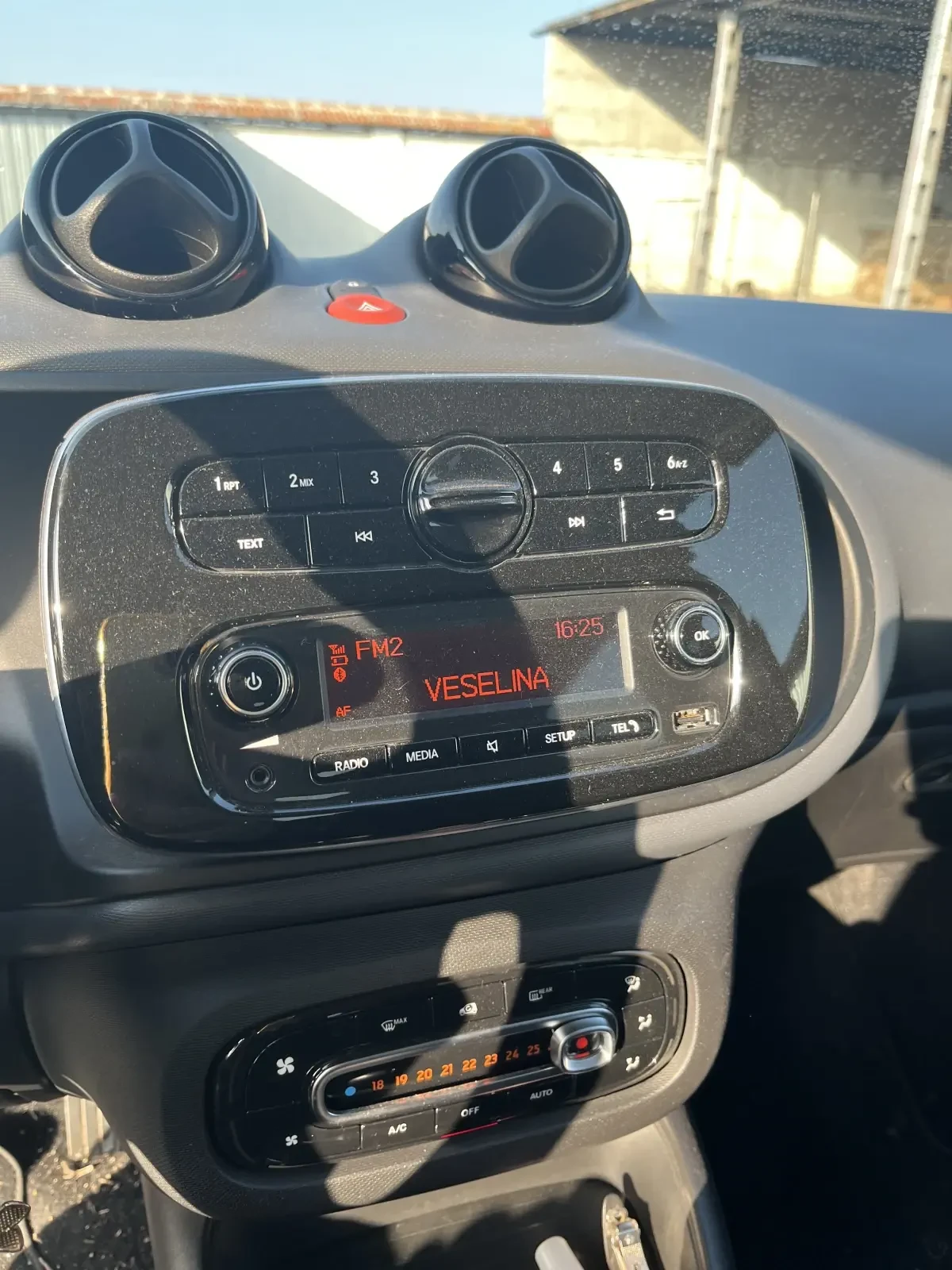 Smart Forfour EQ, снимка 10 - Автомобили и джипове - 53872198