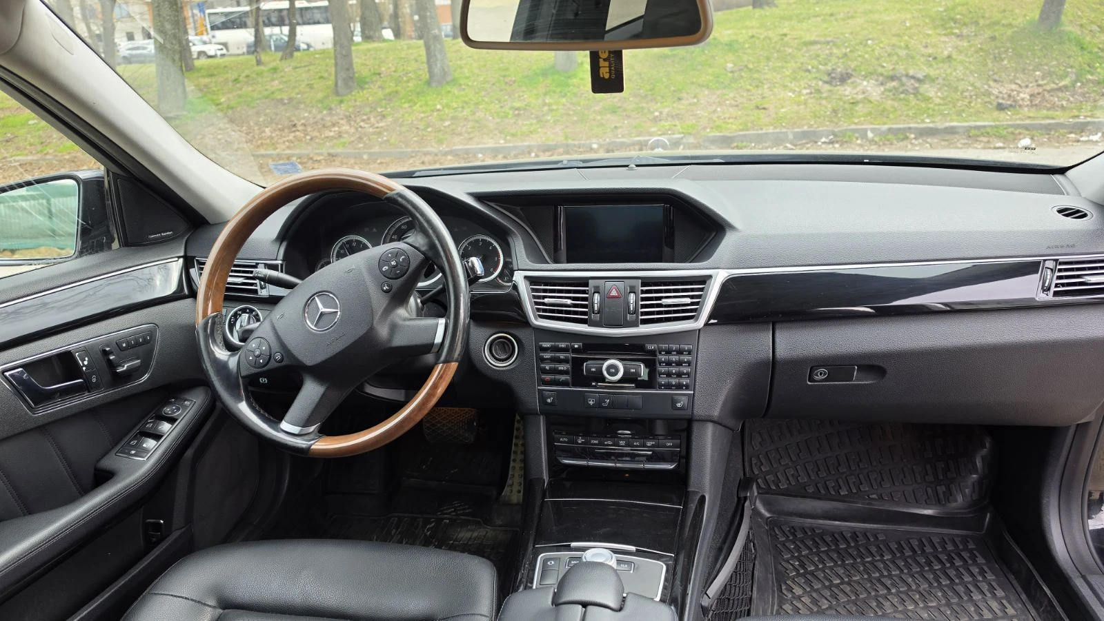 Mercedes-Benz E 350, снимка 8 - Автомобили и джипове - 53997382