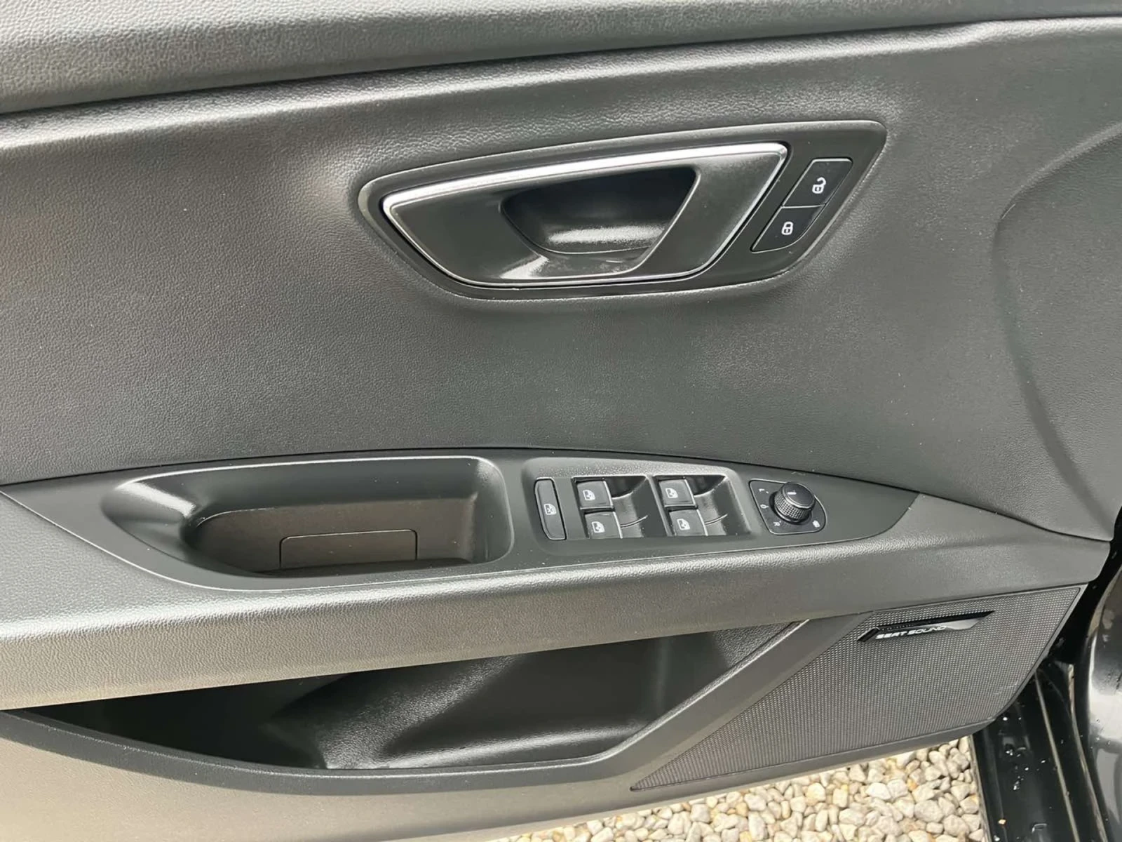 Seat Leon, снимка 15 - Автомобили и джипове - 54794296