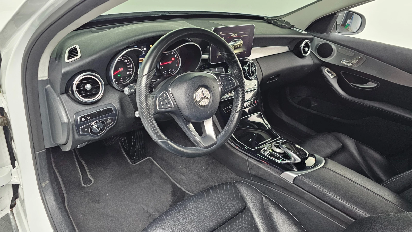 Mercedes-Benz C 200 AVANTGARDE, снимка 13 - Автомобили и джипове - 54924774