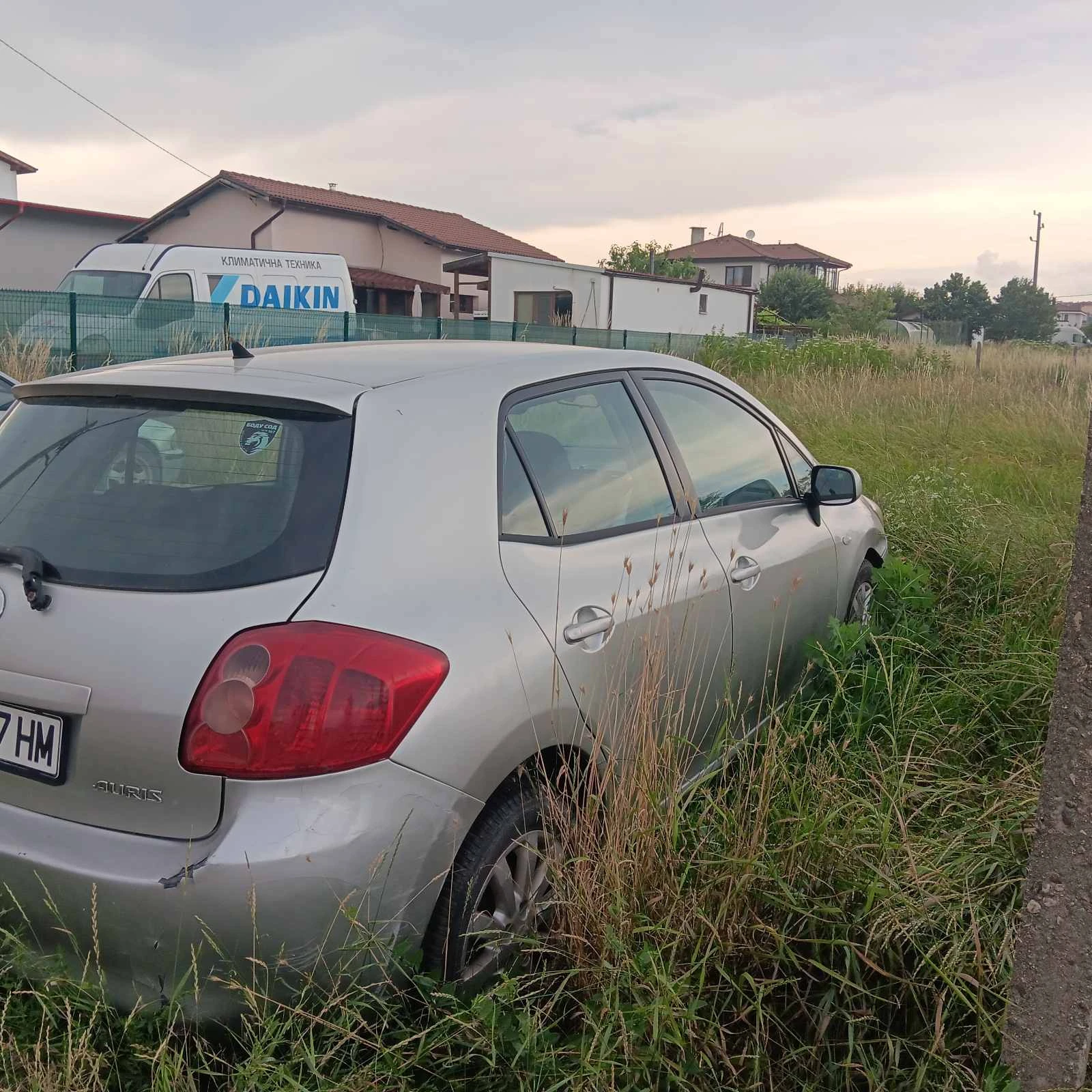 Toyota Auris 1.4 Бензин, снимка 4 - Автомобили и джипове - 55104200
