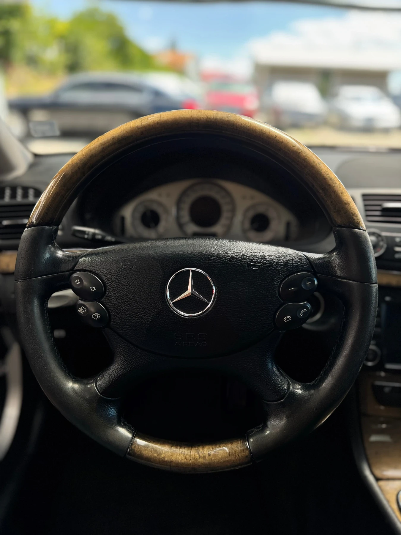 Mercedes-Benz E 320 CDI 4MATIC Avantgarde AirMatic , снимка 12 - Автомобили и джипове - 55418698