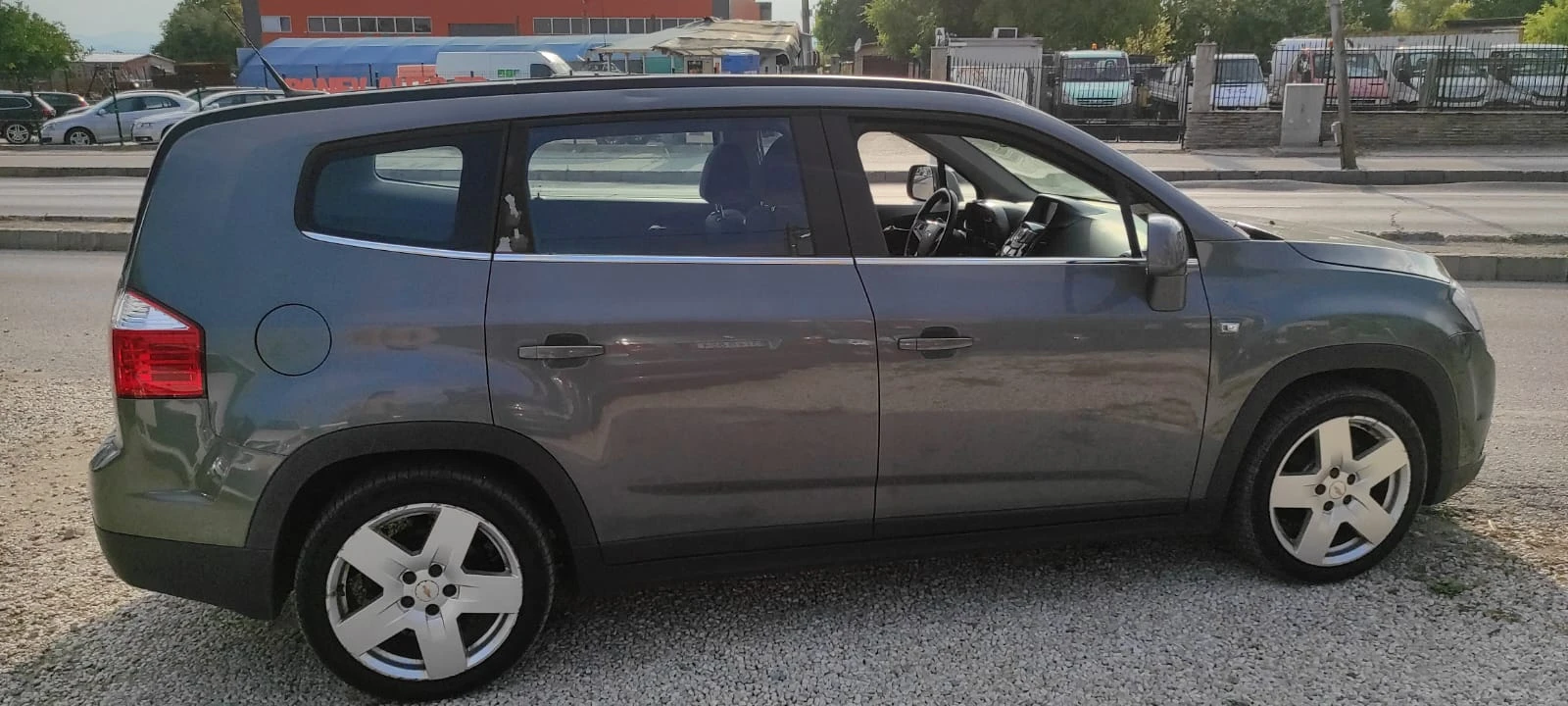 Chevrolet Orlando, снимка 4 - Автомобили и джипове - 55428468
