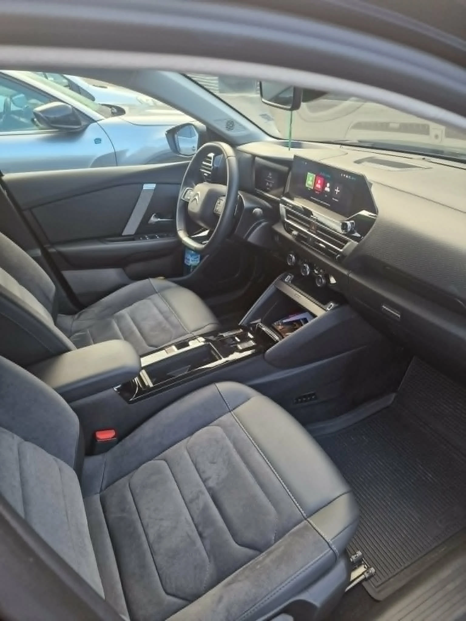 Citroen C4X MAX, снимка 7 - Автомобили и джипове - 55624459