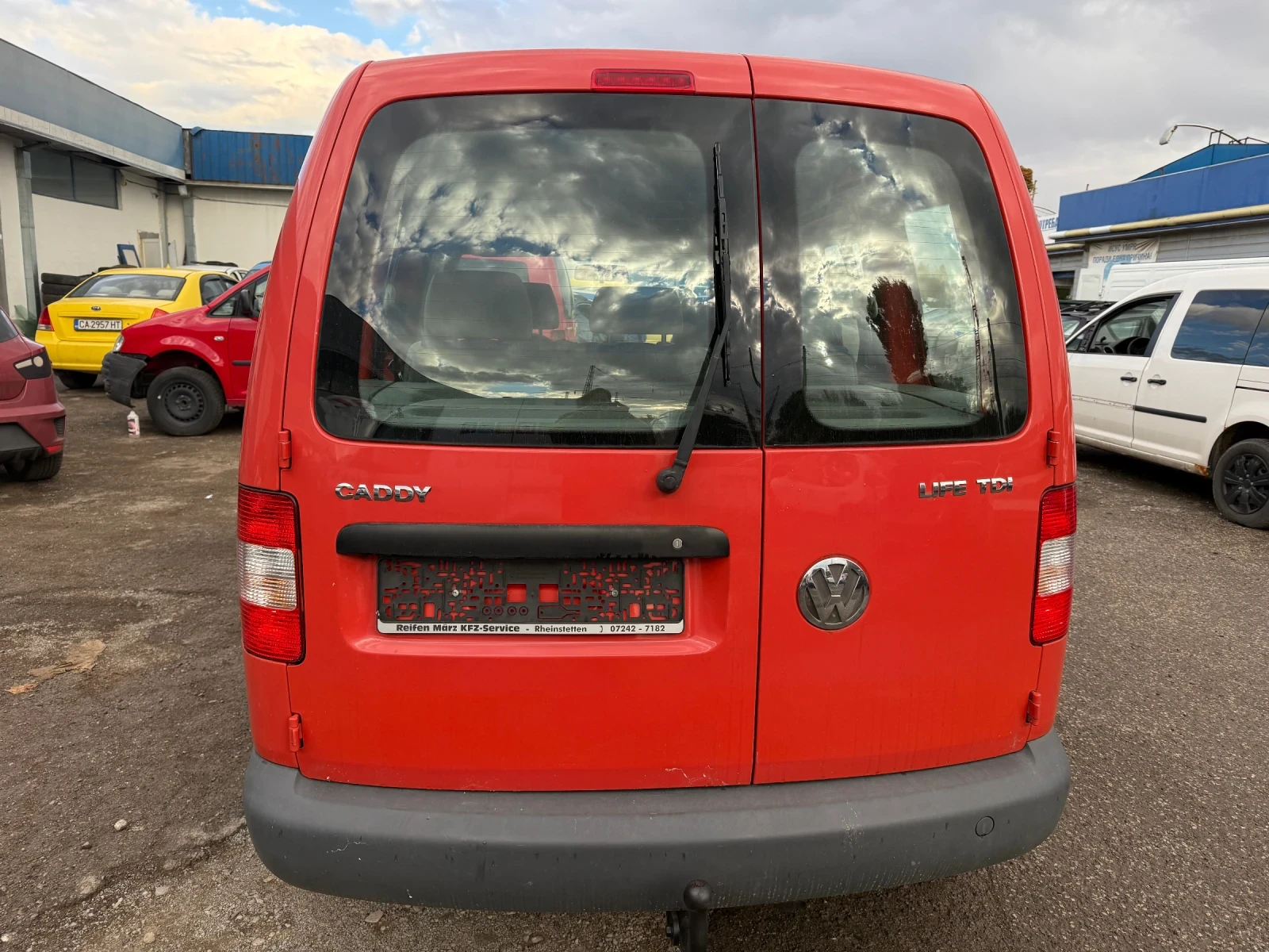 VW Caddy 1.9 TDI, 105 коня , снимка 4 - Автомобили и джипове - 56628105