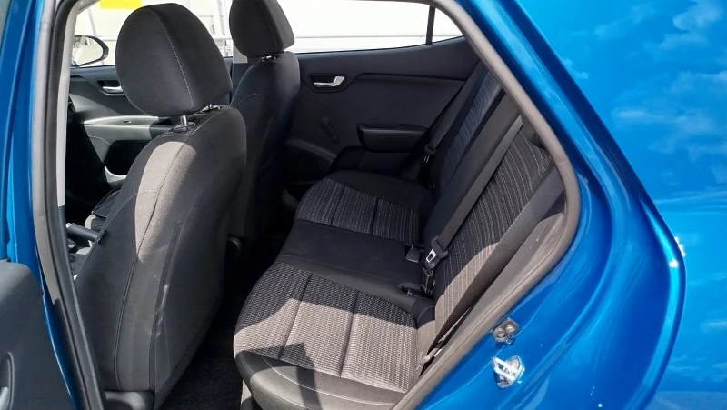 Kia Stonic, снимка 9 - Автомобили и джипове - 52642078