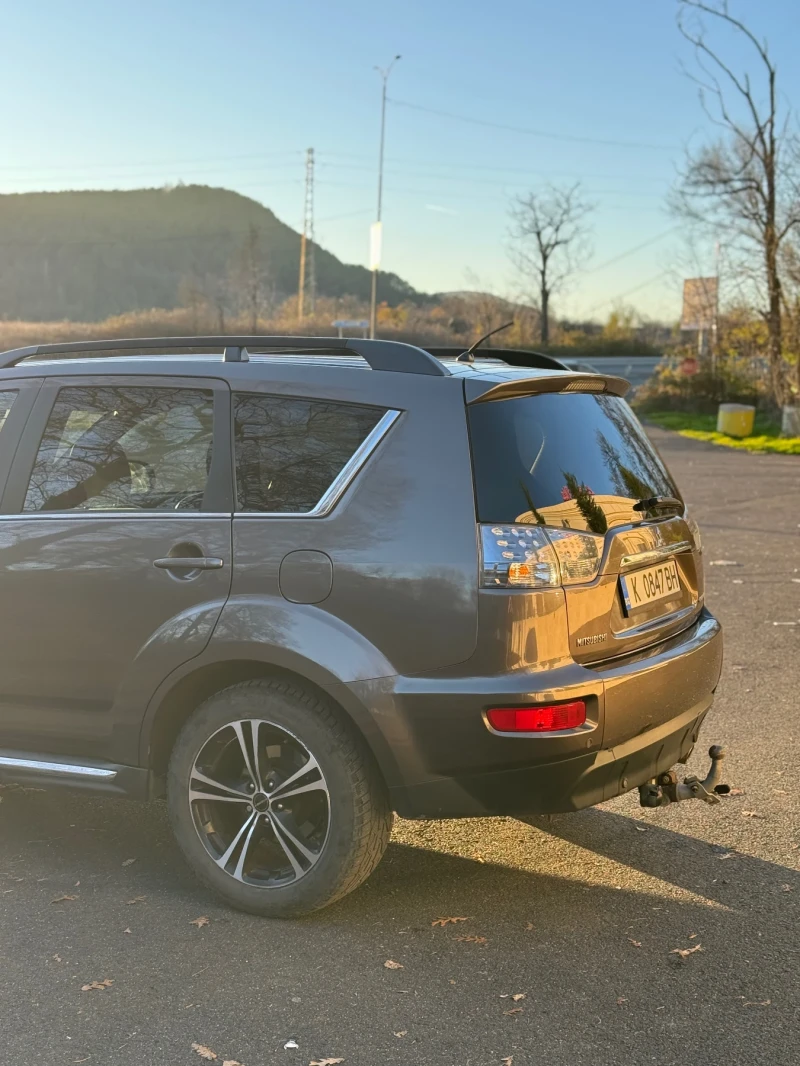 Mitsubishi Outlander 2.0, снимка 2 - Автомобили и джипове - 53489153