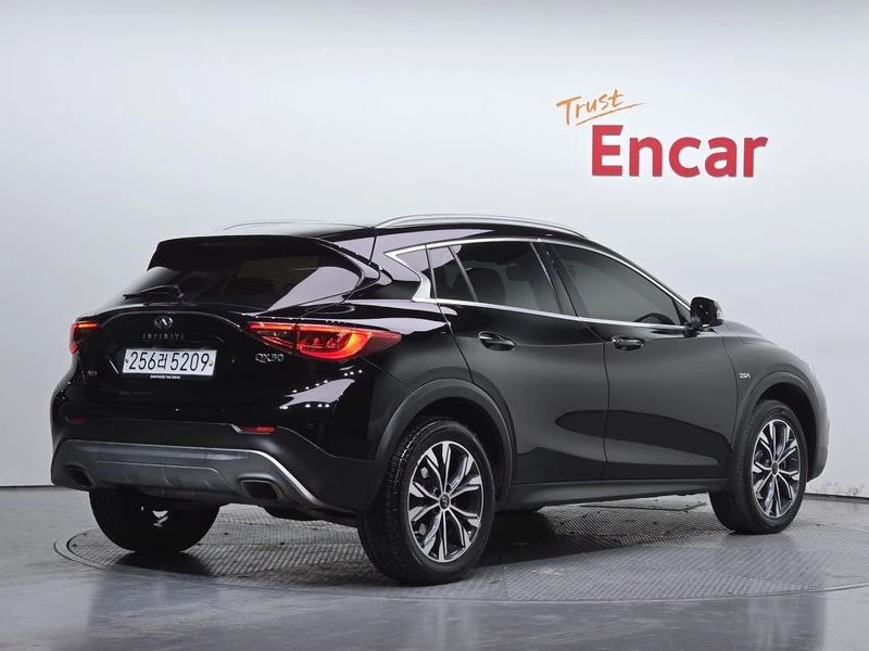Infiniti QX30 2.0 Essential AWD| 208к.с.| ВКЛ.ТЕХНОТЕСТ, снимка 2 - Автомобили и джипове - 55563333