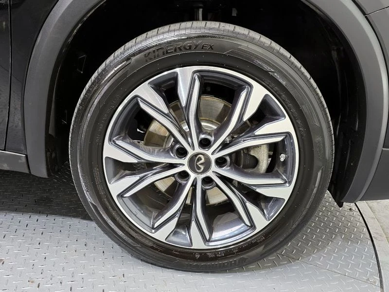Infiniti QX30 2.0 Essential AWD| 208к.с.| ВКЛ.ТЕХНОТЕСТ, снимка 5 - Автомобили и джипове - 55563333