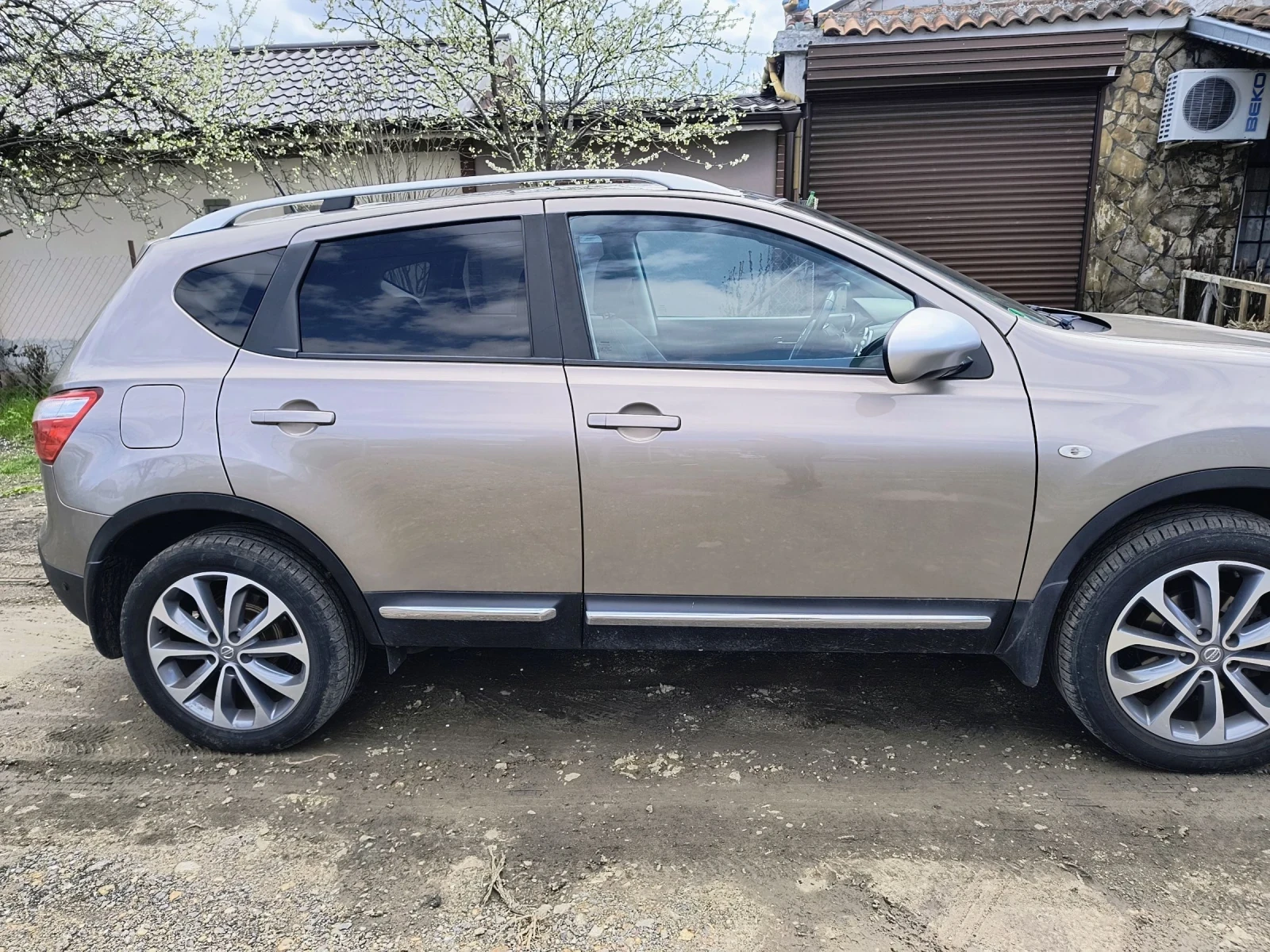 Nissan Qashqai 0898544466 Автоматик 2.0i 11250лв - изображение 3