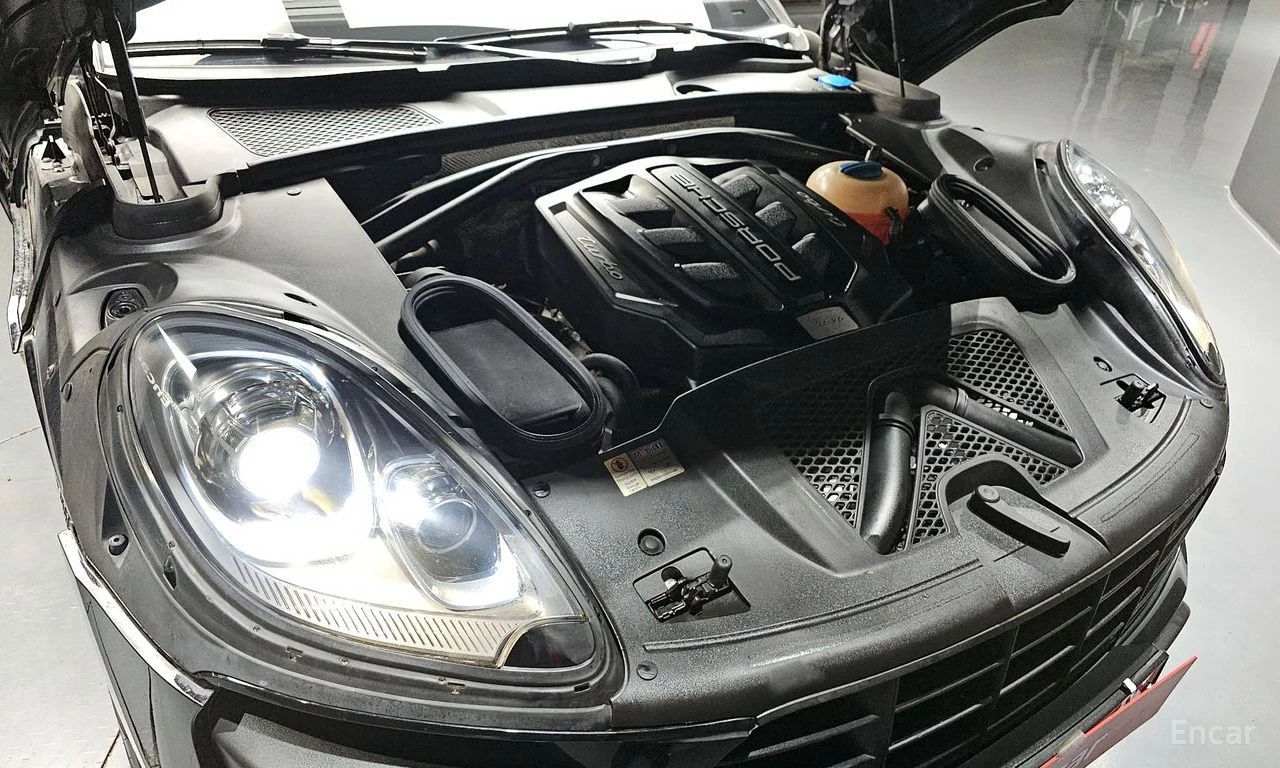 Porsche Macan TURBO* PANO* КОЖА* ПОДГРЕВ* КАМЕРА, снимка 5 - Автомобили и джипове - 54387749