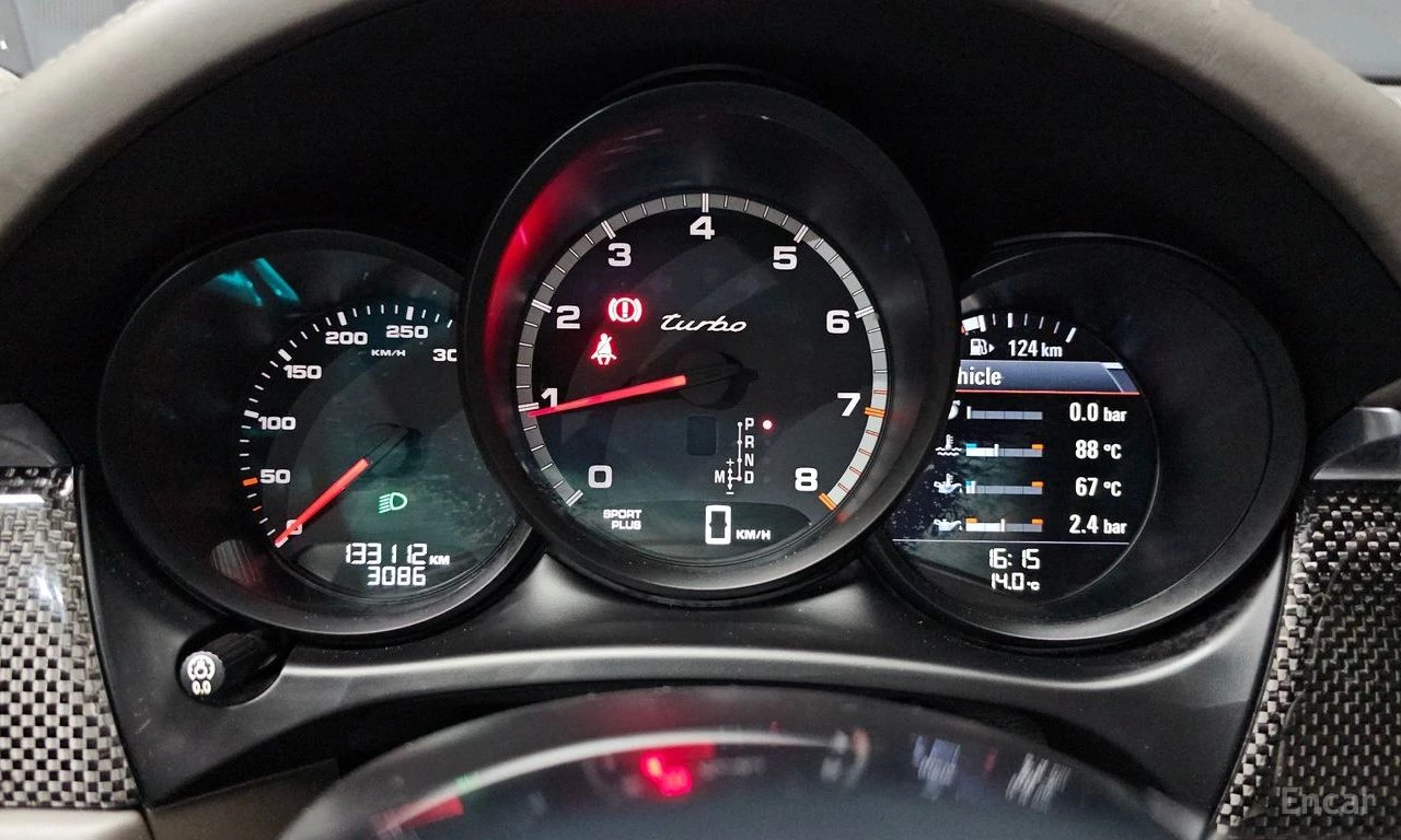 Porsche Macan TURBO* PANO* КОЖА* ПОДГРЕВ* КАМЕРА, снимка 7 - Автомобили и джипове - 54387749