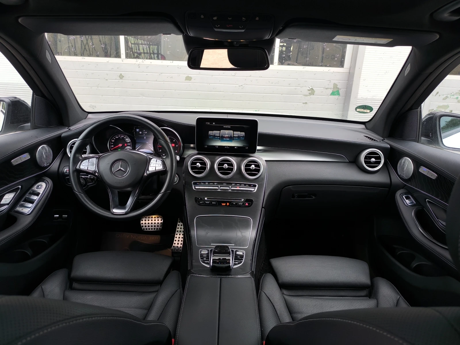 Mercedes-Benz GLC 250 D/AMG/PANORAMA/HEADUP/360/BURMEISTER , снимка 6 - Автомобили и джипове - 54807030