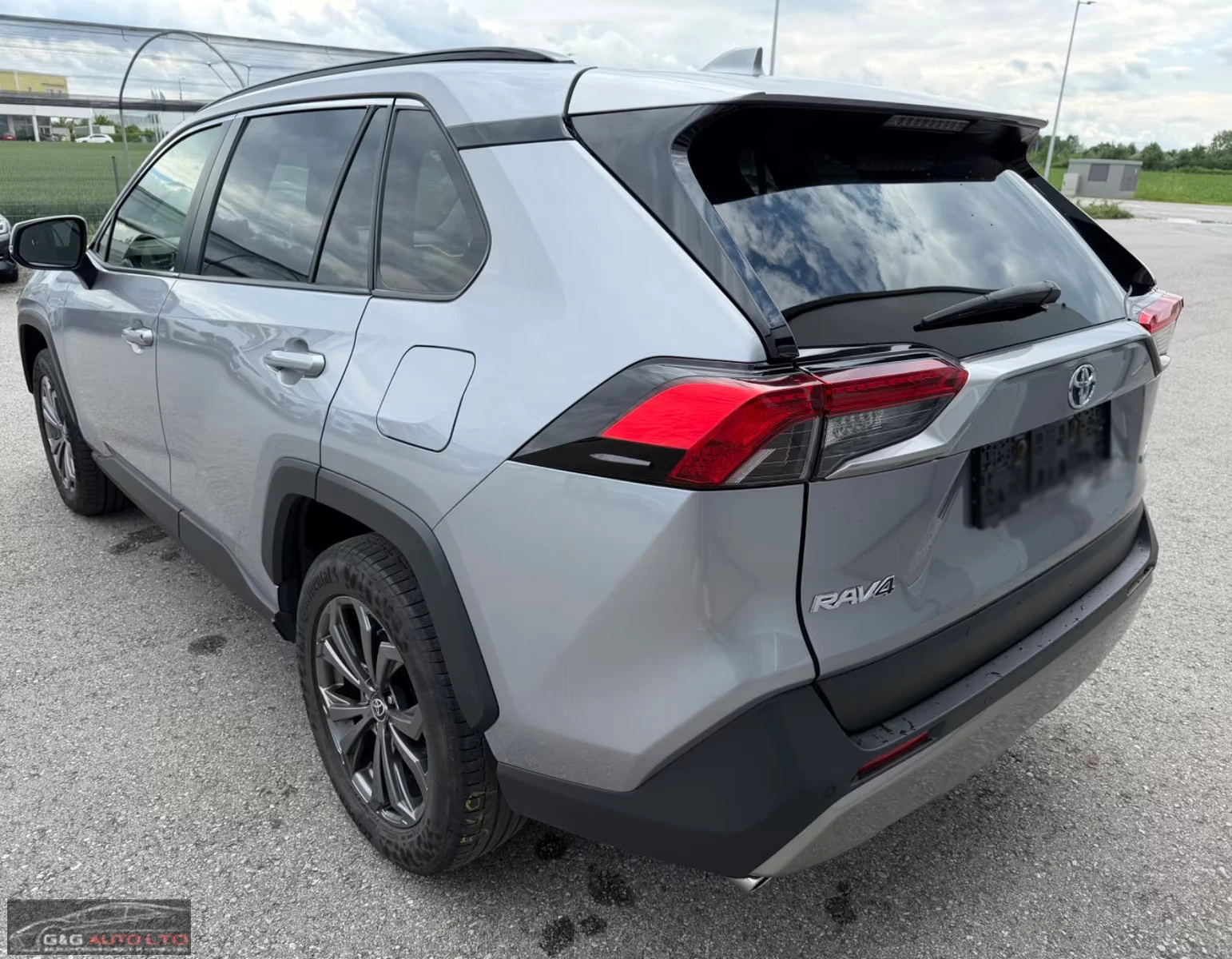 Toyota Rav4 HEV/222HP/ACTIVE-DRIVE/4X4/CAM/ACC/CPLAY/511q | Mobile.bg � ����������� 4