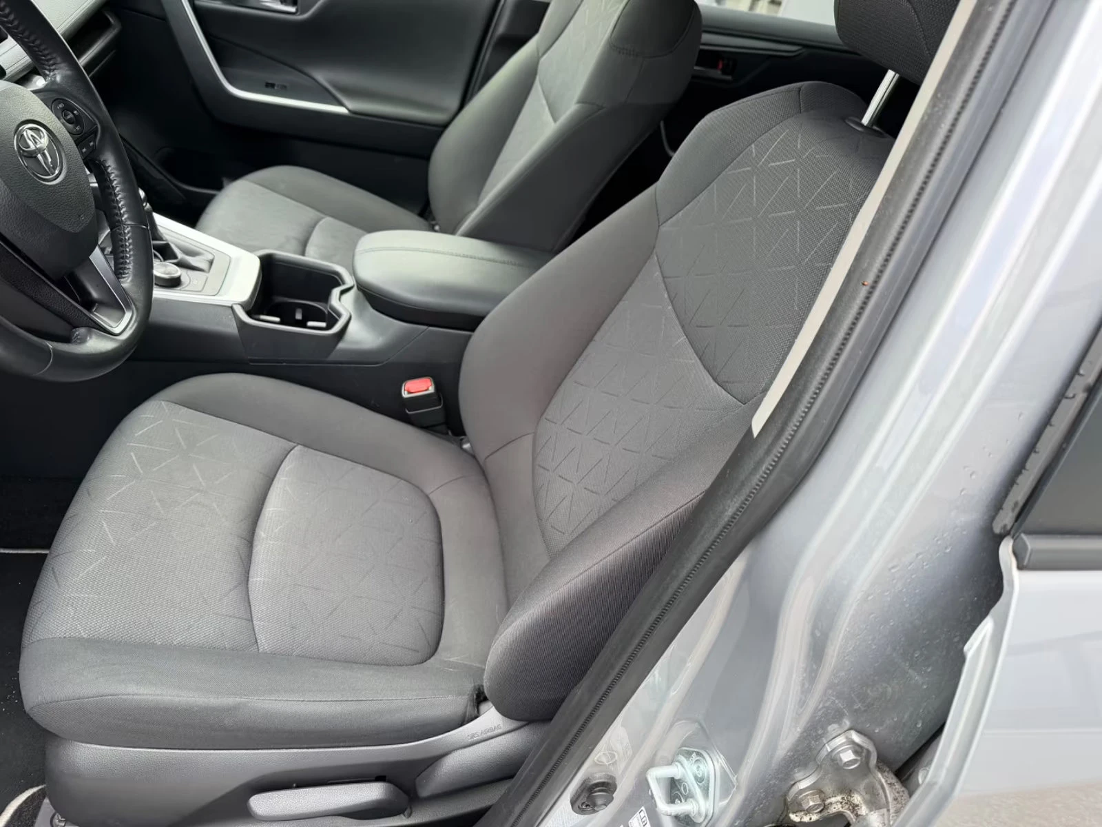 Toyota Rav4 HEV/222HP/ACTIVE-DRIVE/4X4/CAM/ACC/CPLAY/511q | Mobile.bg � ����������� 9