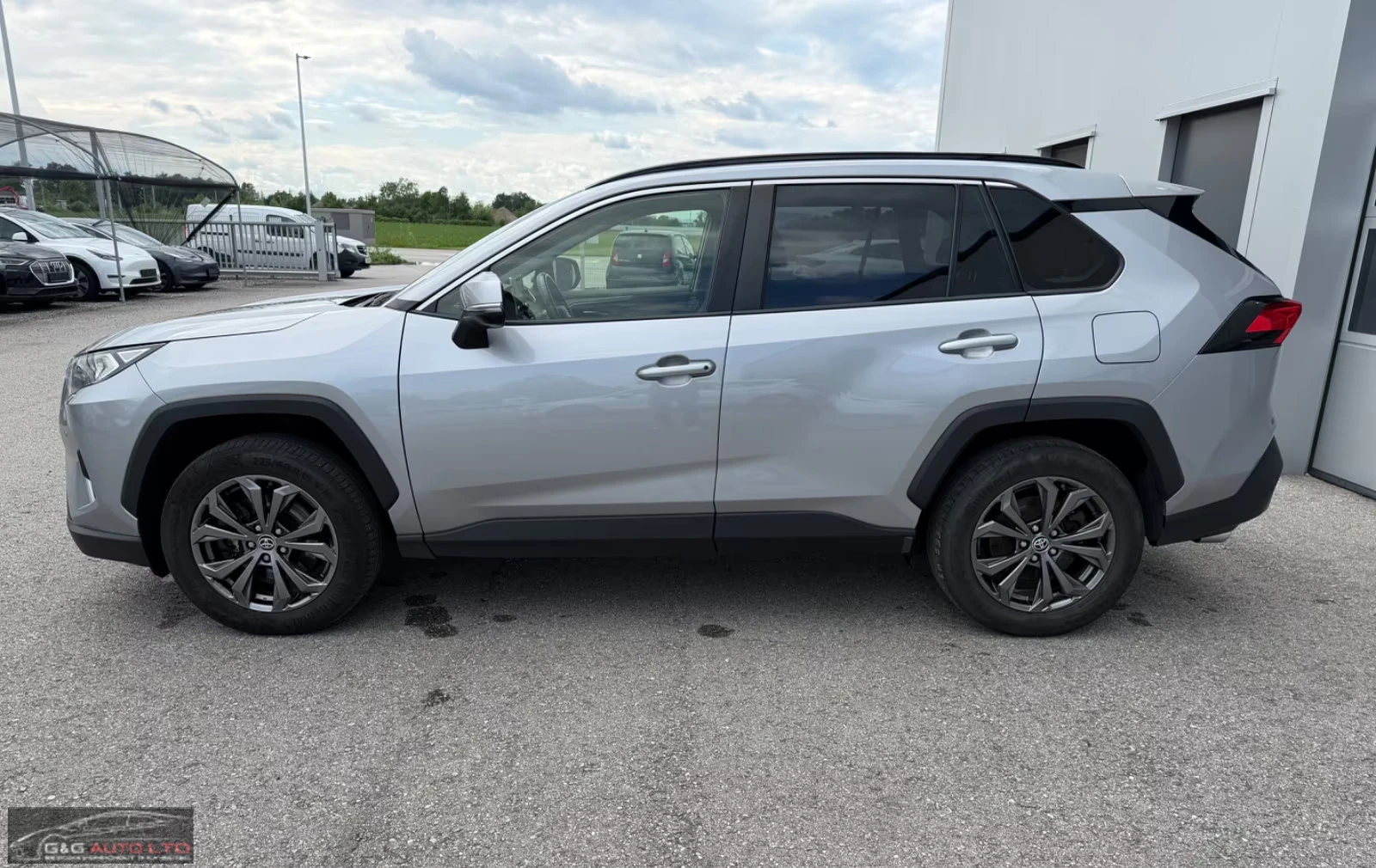 Toyota Rav4 HEV/222HP/ACTIVE-DRIVE/4X4/CAM/ACC/CPLAY/511q | Mobile.bg � ����������� 3