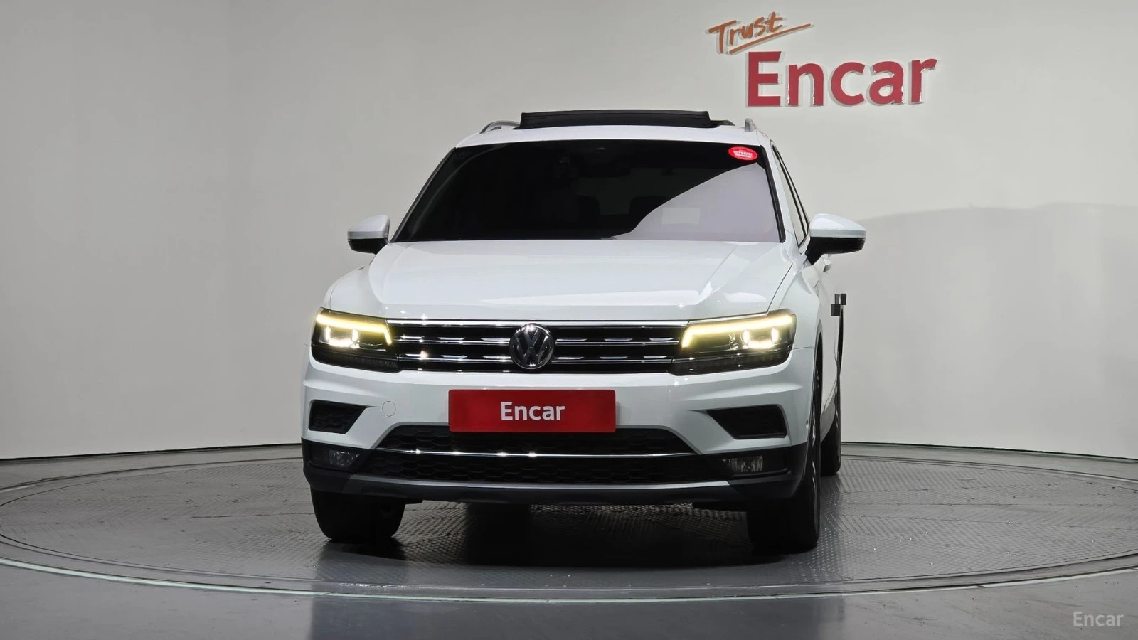 VW Tiguan Allspace* 2.0TDI* ПОДГРЕВ* ПАНОРАМА* 360* HEAD-UP*, снимка 3 - Автомобили и джипове - 55586130