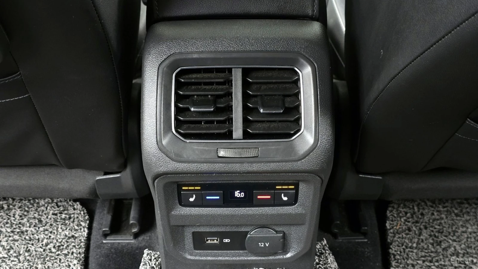 VW Tiguan Allspace* 2.0TDI* ПОДГРЕВ* ПАНОРАМА* 360* HEAD-UP*, снимка 17 - Автомобили и джипове - 55586130