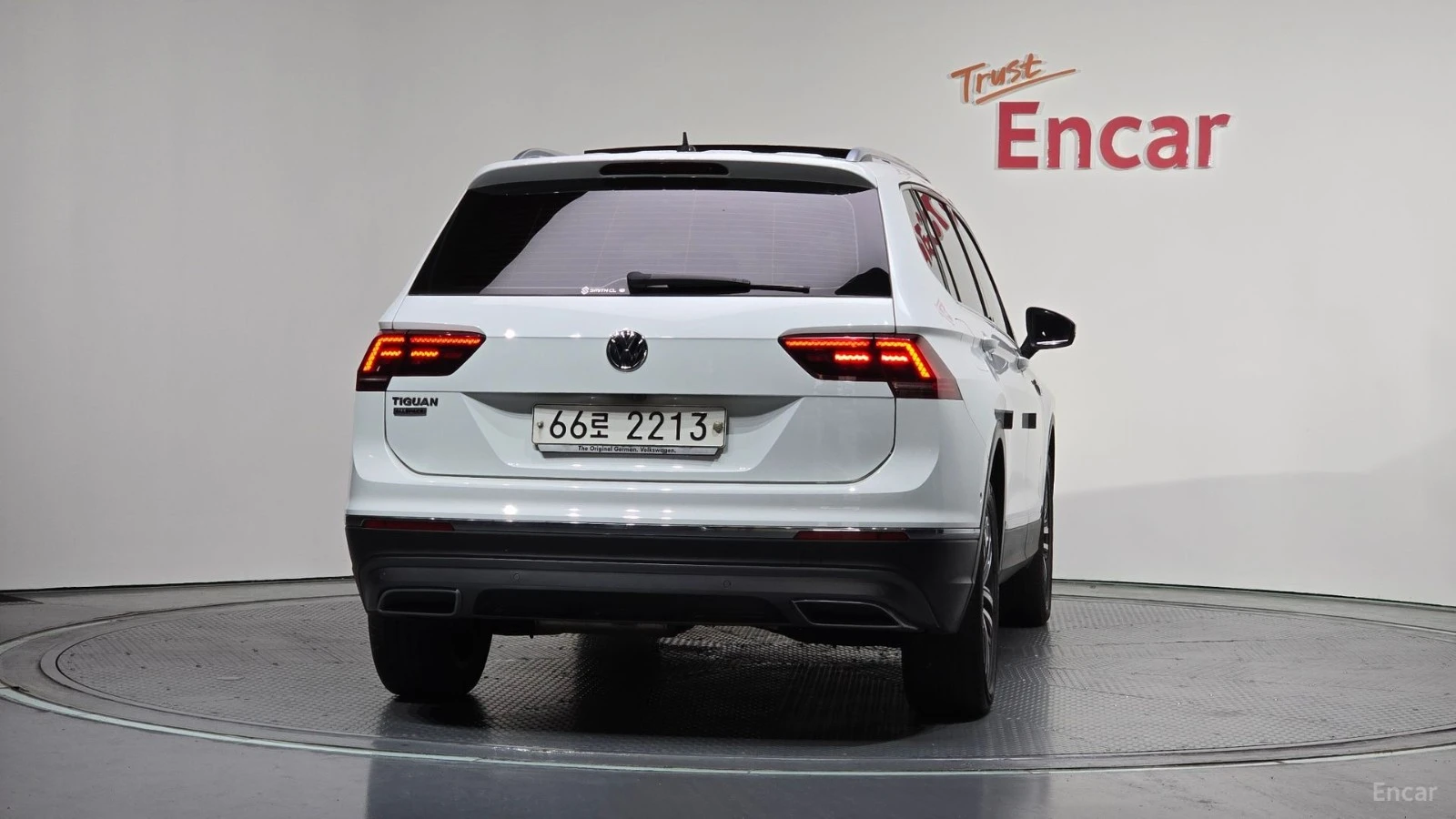VW Tiguan Allspace* 2.0TDI* ПОДГРЕВ* ПАНОРАМА* 360* HEAD-UP*, снимка 4 - Автомобили и джипове - 55586130