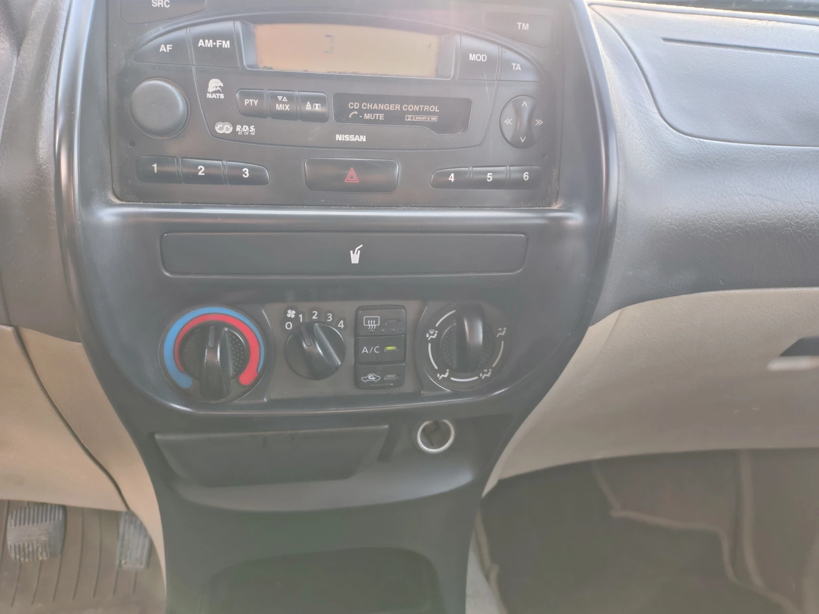 Nissan Terrano Бензин 4x4, снимка 12 - Автомобили и джипове - 55616516