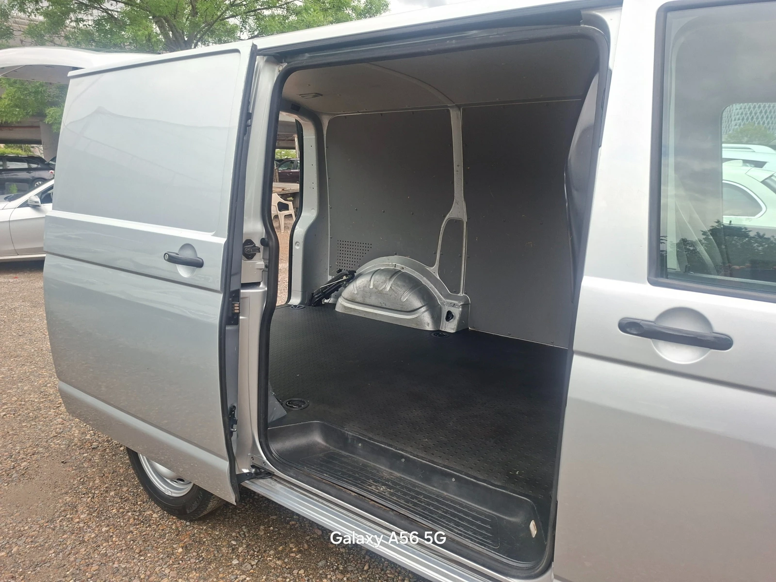 VW T5 1.9 TDi 86 кс. ТОП, снимка 12 - Бусове и автобуси - 54656962