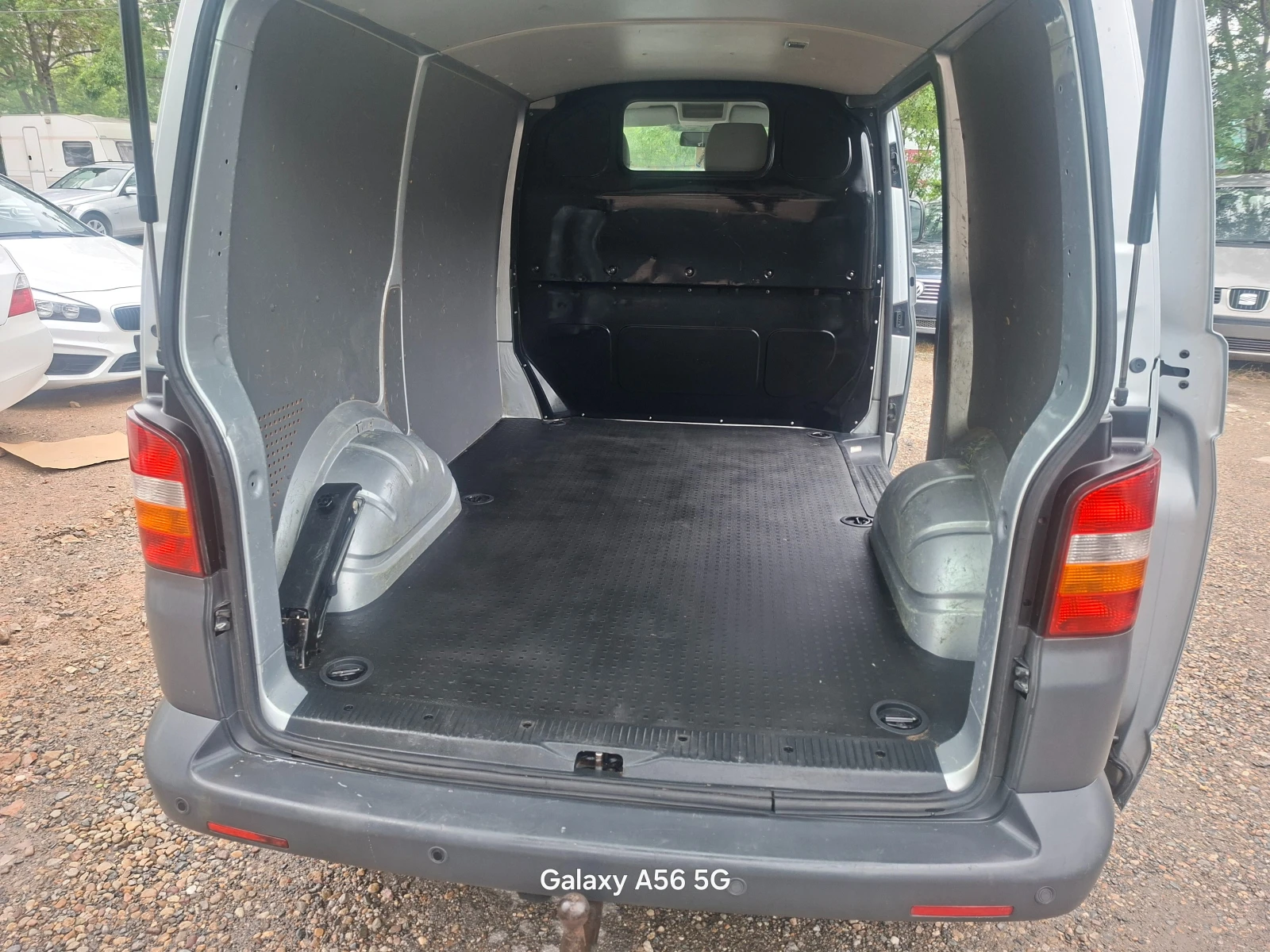 VW T5 1.9 TDi 86 кс. ТОП, снимка 11 - Бусове и автобуси - 54656962