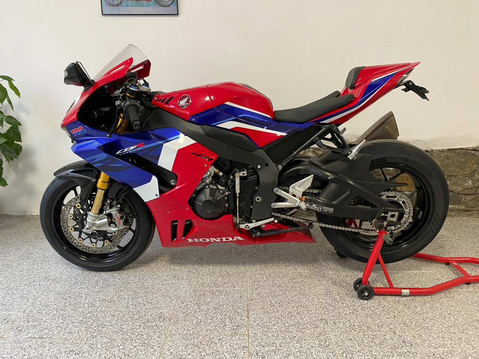 Honda Cbr CBR1000RRR-SP - изображение 5