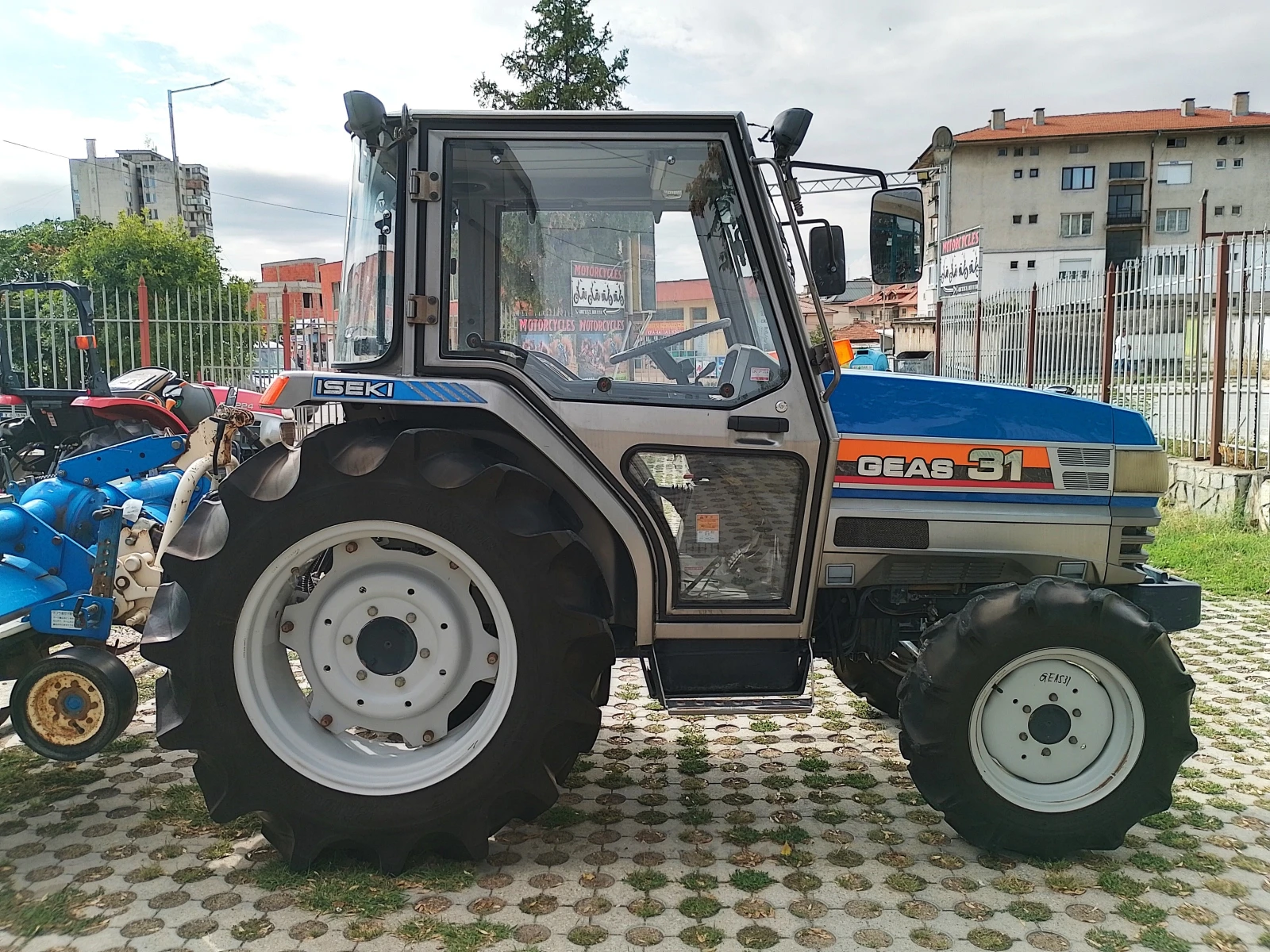 Трактор Kubota Скайтрак - изображение 5