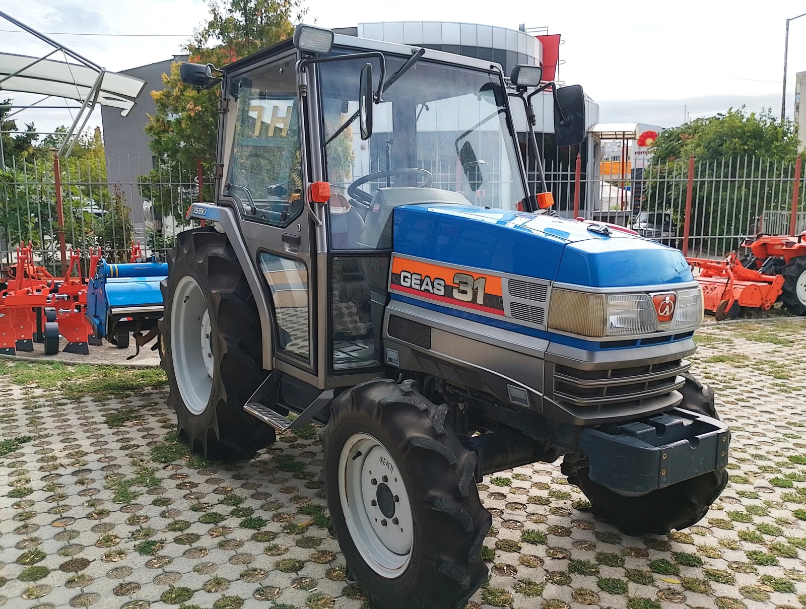 Трактор Kubota Скайтрак - изображение 4