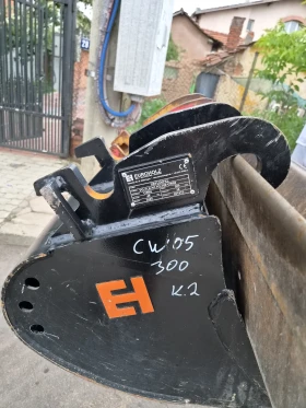 Багер Cat 302 CR, снимка 13