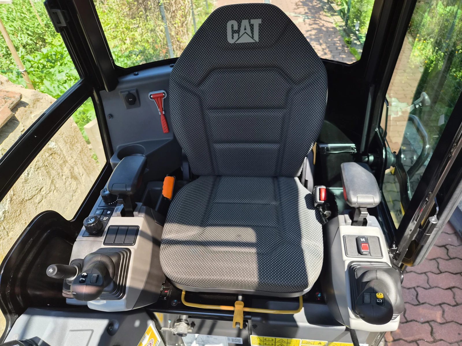 Багер Cat 302 CR, снимка 17 - Индустриална техника - 55613975