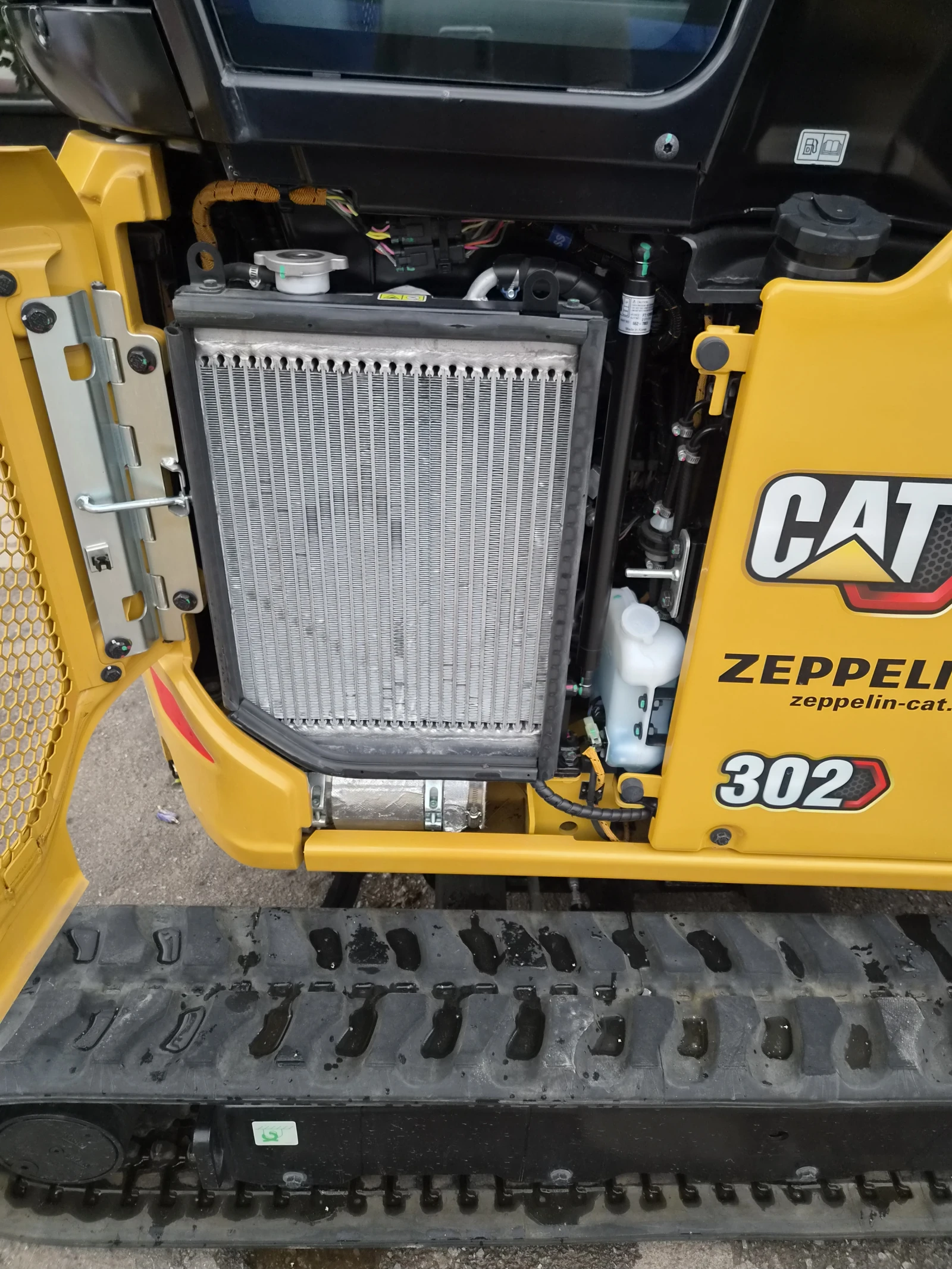 Багер Cat 302 CR, снимка 15 - Индустриална техника - 55613975