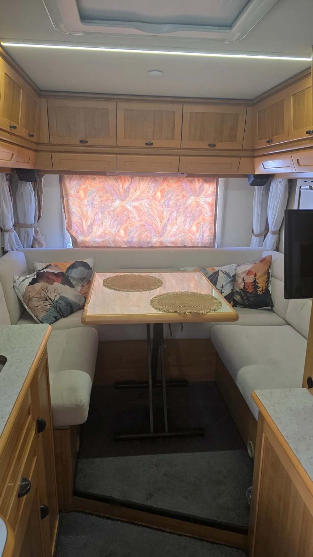 Кемпер HYMER / ERIBA B534, снимка 13 - Каравани и кемпери - 54712915