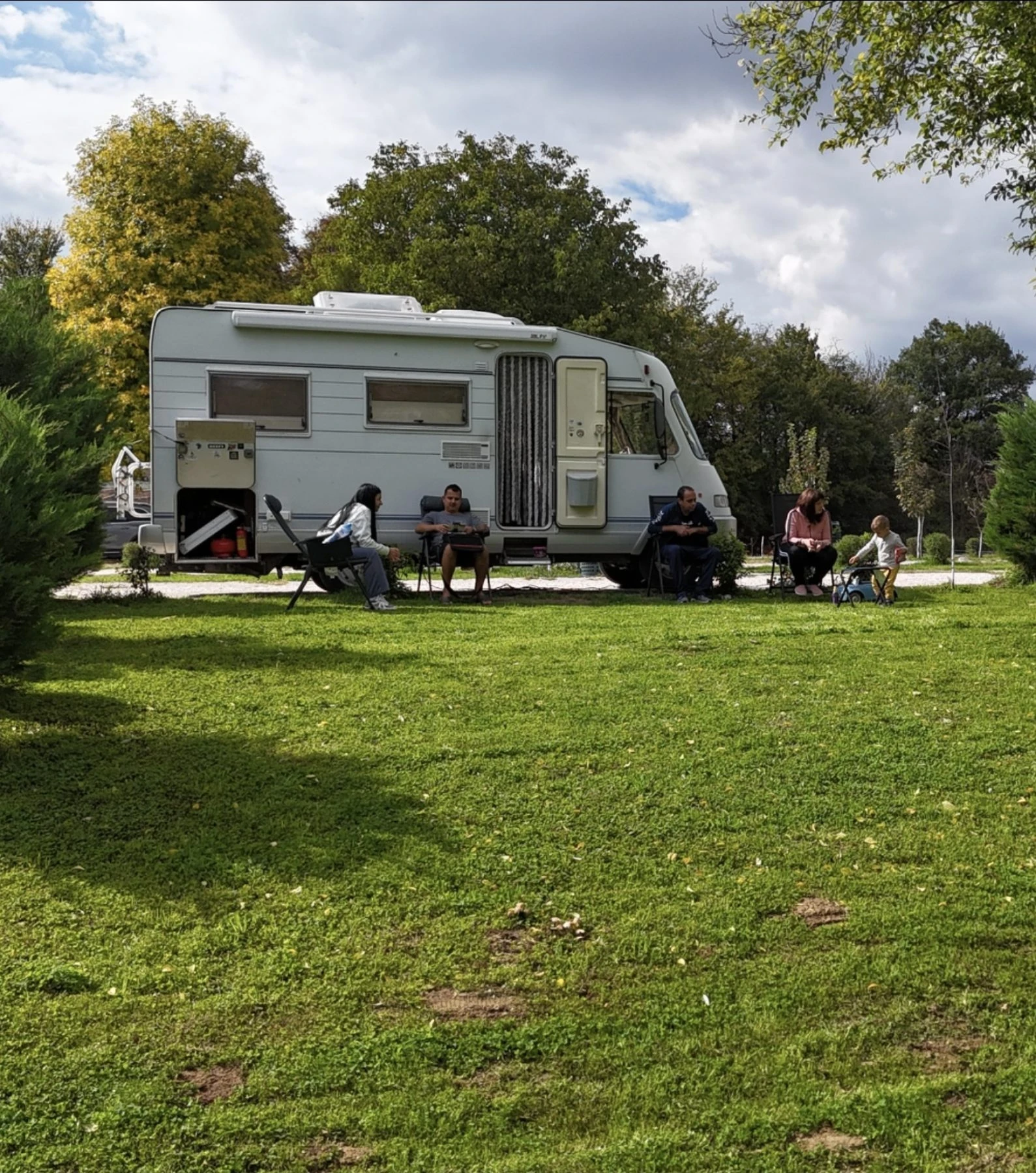 Кемпер HYMER / ERIBA B534, снимка 6 - Каравани и кемпери - 54712915