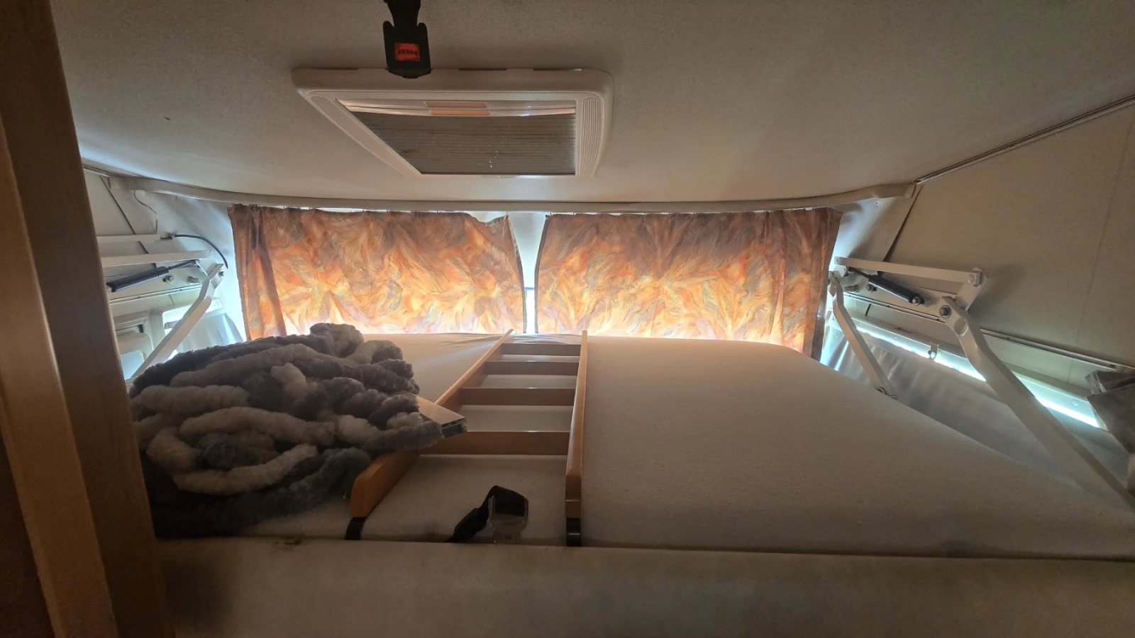 Кемпер HYMER / ERIBA B534, снимка 15 - Каравани и кемпери - 54712915