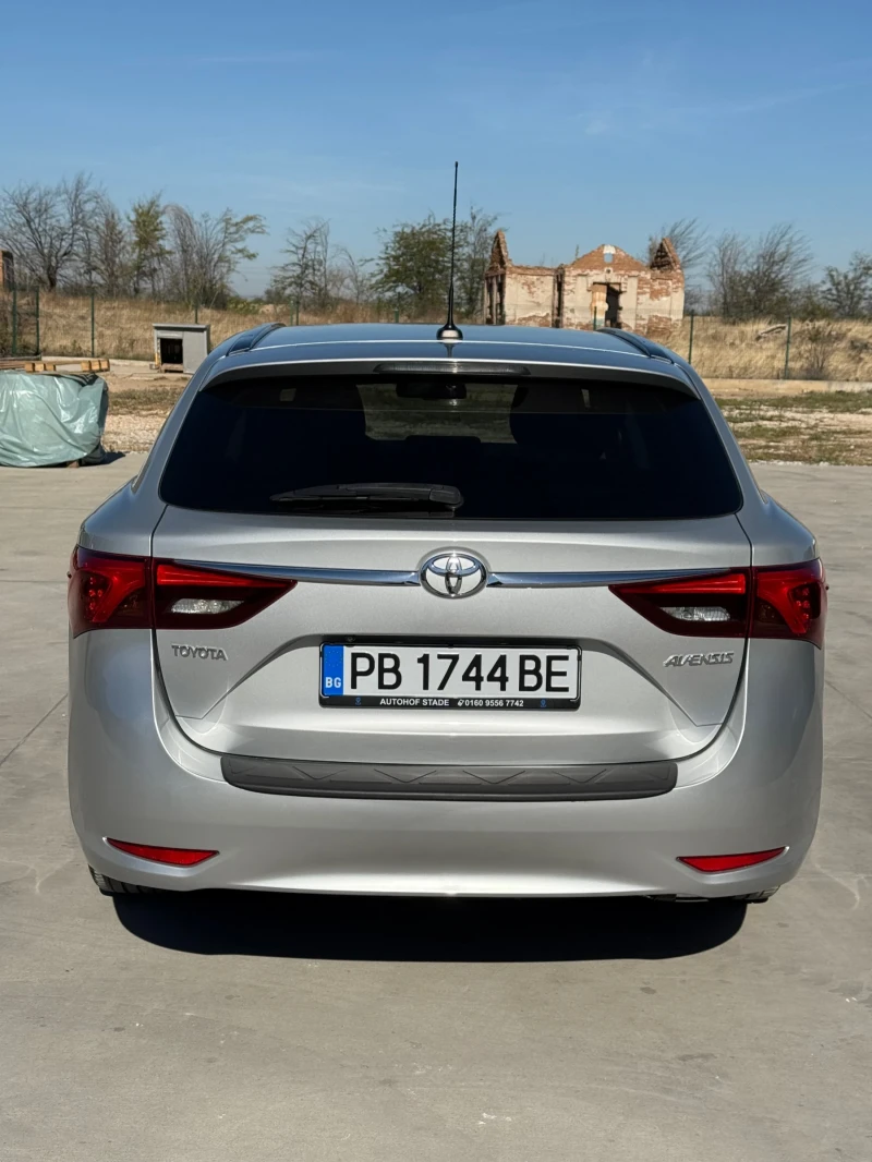 Toyota Avensis 1.8 WWTI, снимка 6 - Автомобили и джипове - 47919973