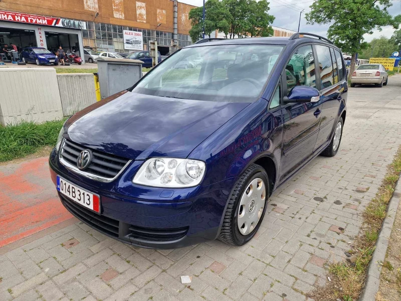 VW Touran 1.6 Бензин АВТОМАТИК , снимка 2 - Автомобили и джипове - 47327387