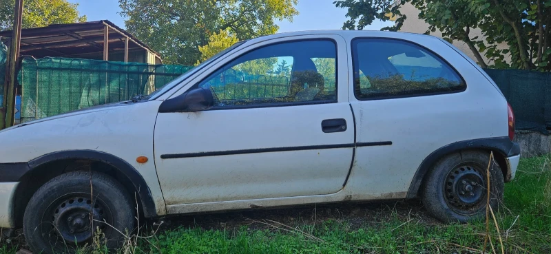 Opel Corsa 1.1, снимка 2 - Автомобили и джипове - 47589054