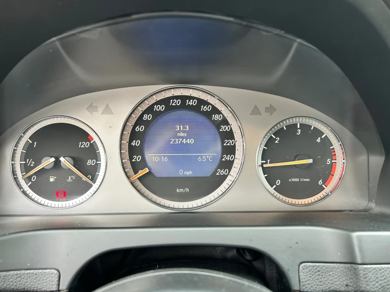 Mercedes-Benz C 220 2.2 6 скорости ЛИЗИНГ, снимка 8 - Автомобили и джипове - 48305678