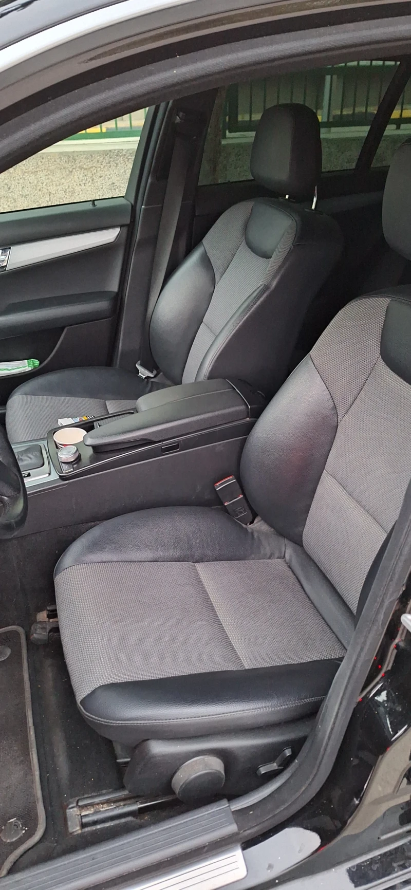 Mercedes-Benz C 180, снимка 4 - Автомобили и джипове - 52517886