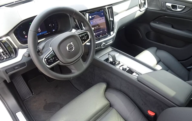 Volvo V60 B4 = Ultra Dark = Гаранция - изображение 6