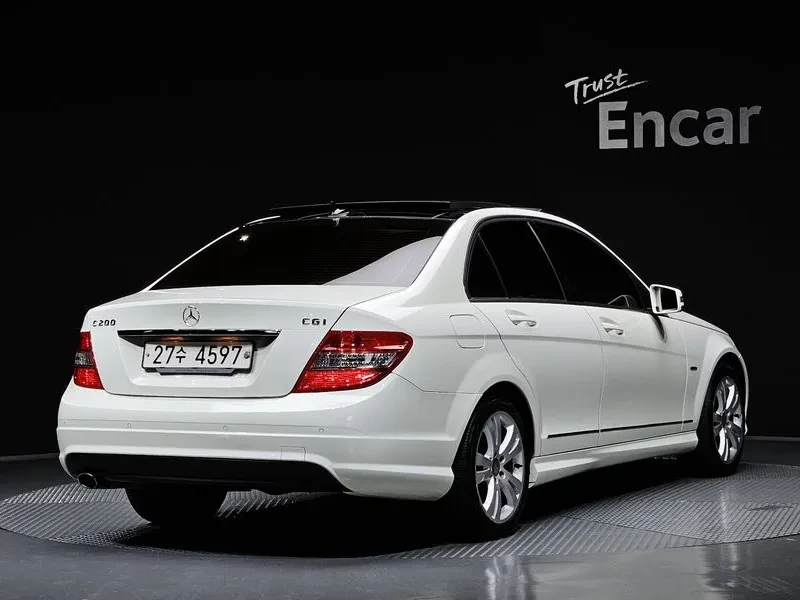 Mercedes-Benz C 200 Cgi Avant Garde, снимка 2 - Автомобили и джипове - 55015071