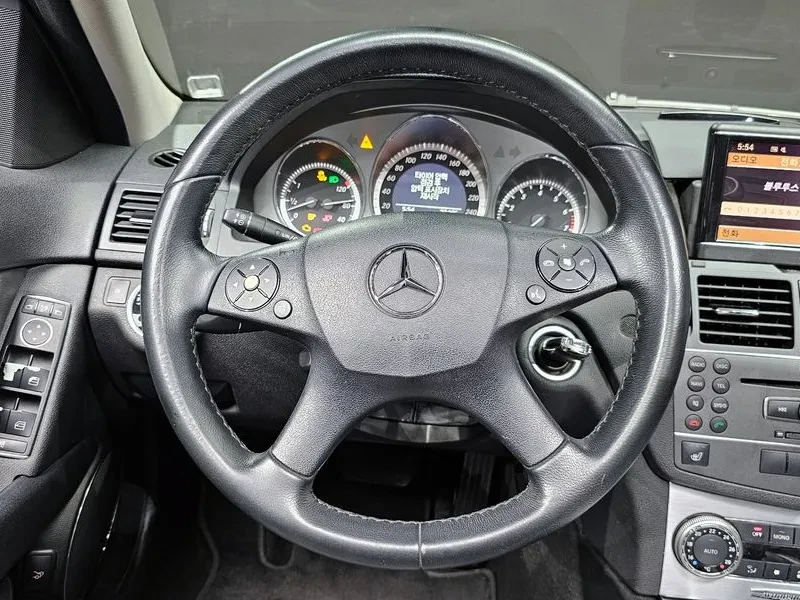 Mercedes-Benz C 200 Cgi Avant Garde, снимка 13 - Автомобили и джипове - 55015071