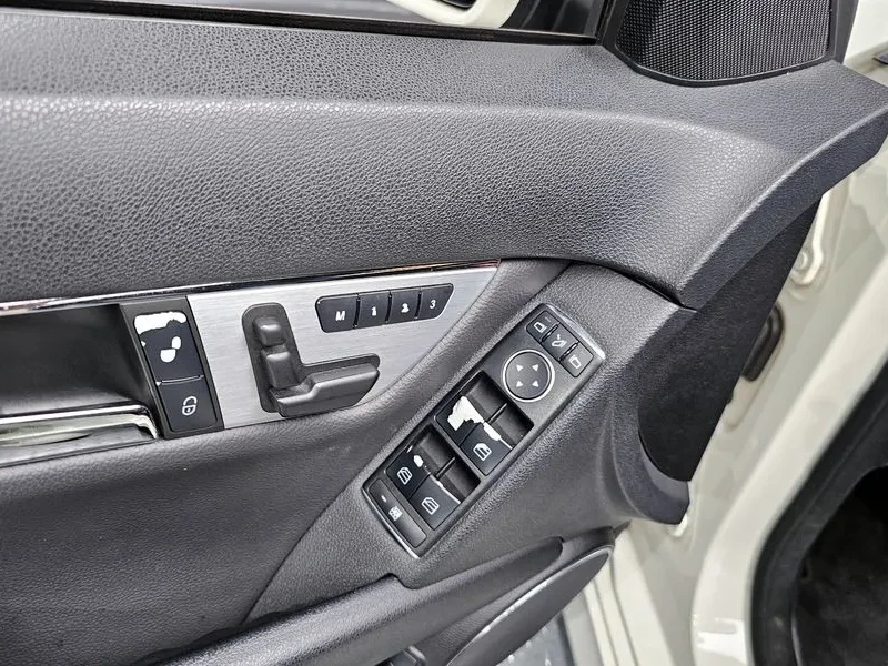 Mercedes-Benz C 200 Cgi Avant Garde, снимка 17 - Автомобили и джипове - 55015071