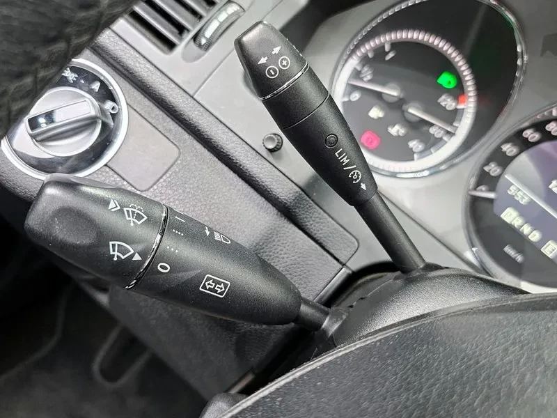 Mercedes-Benz C 200 Cgi Avant Garde, снимка 16 - Автомобили и джипове - 55015071